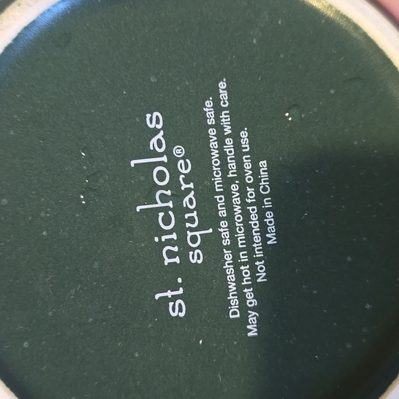 "Meet Me Under the Mistletoe" Green Speckled Ceramic Mug - Picture 5 of 6